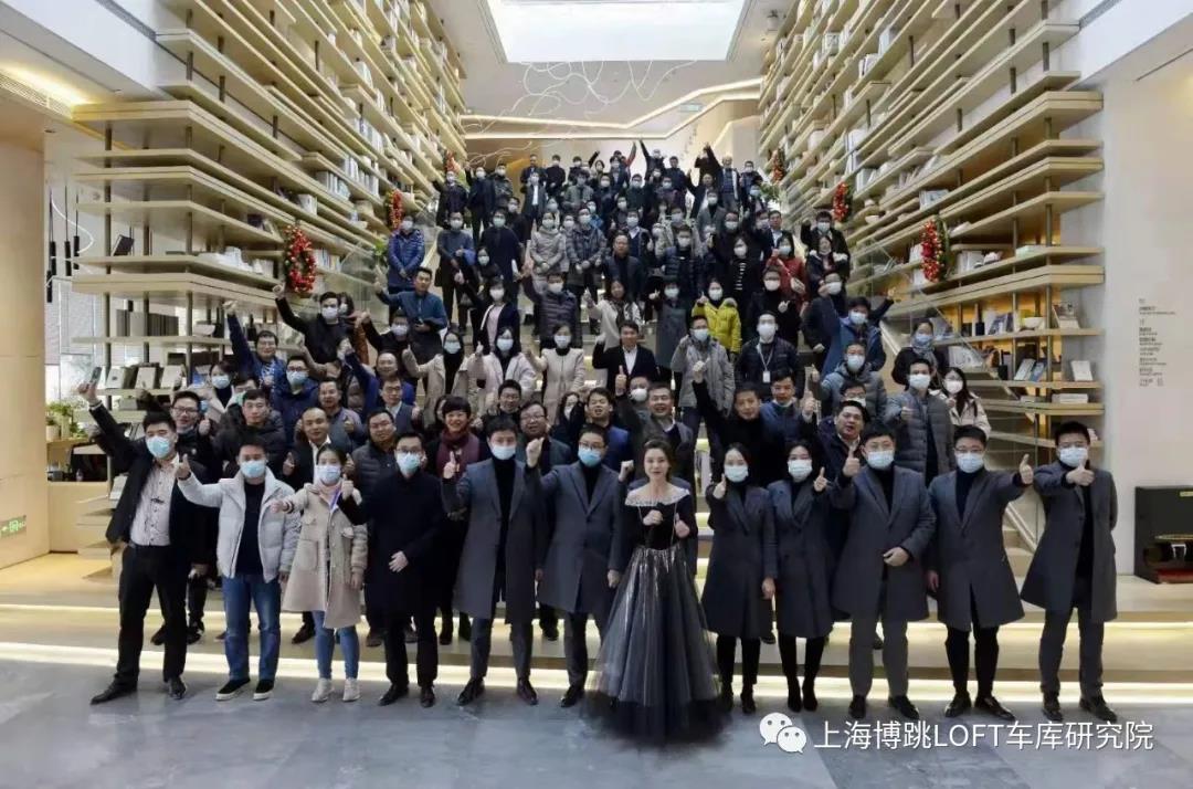葫芦岛全国一百多人在华侨城汉口道6号参观研讨LOFT专利车库技术！